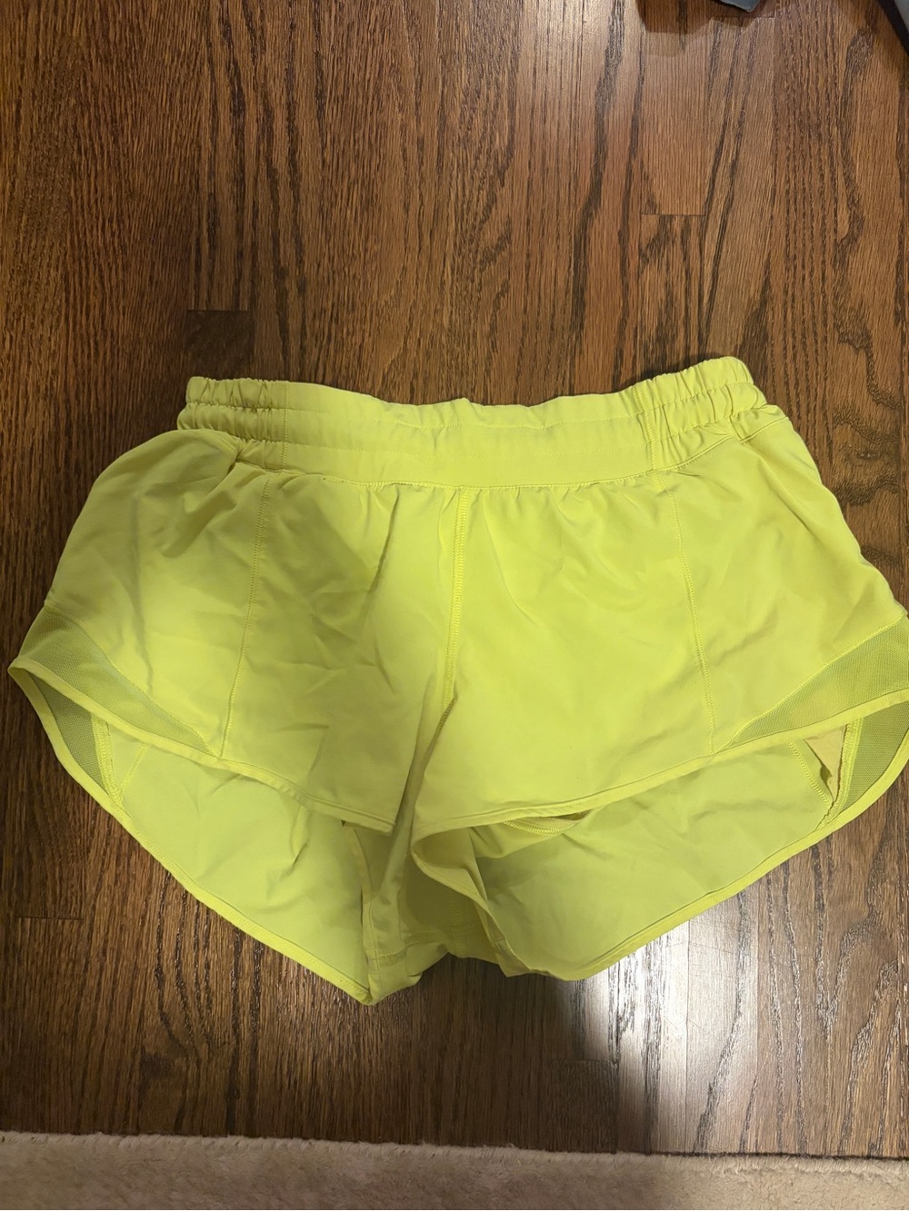 Lululemon Hotty Hot Shorts in Electric Lemon - Picture 2 of 4